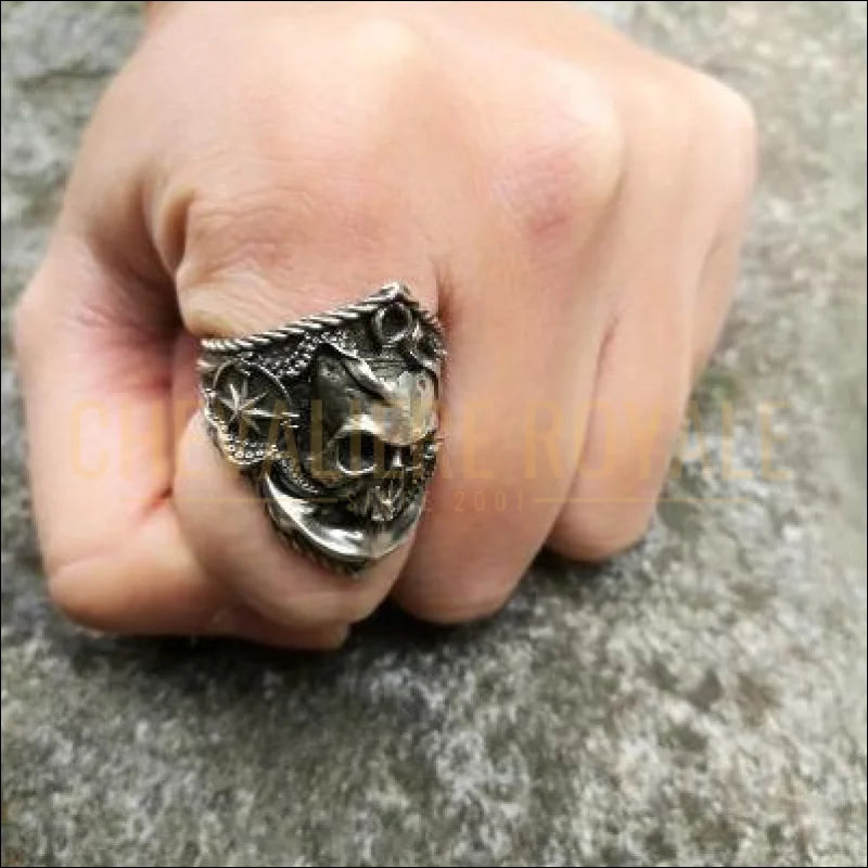 Chevalière royale pour hommes acier style gothique crâne de mort expressive