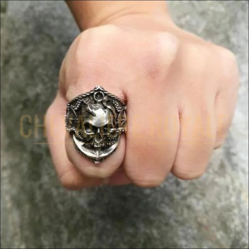 Chevalière homme acier style gothique crâne de mort 