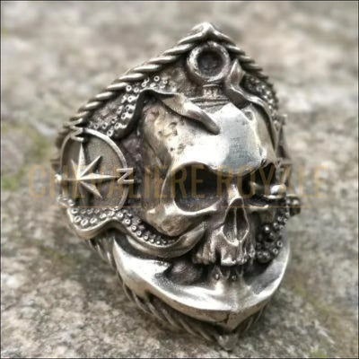 Chevalière royale homme acier style gothique crâne de mort expressive