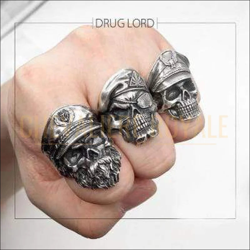 Chevaliere royale - bague homme acier style punk gothique pirate squelette de tête 