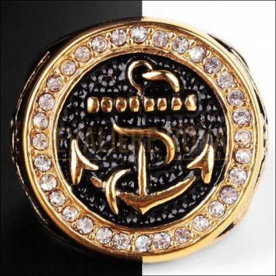 Chevaliere royale homme ancre marine contournée d'un cercle métallique