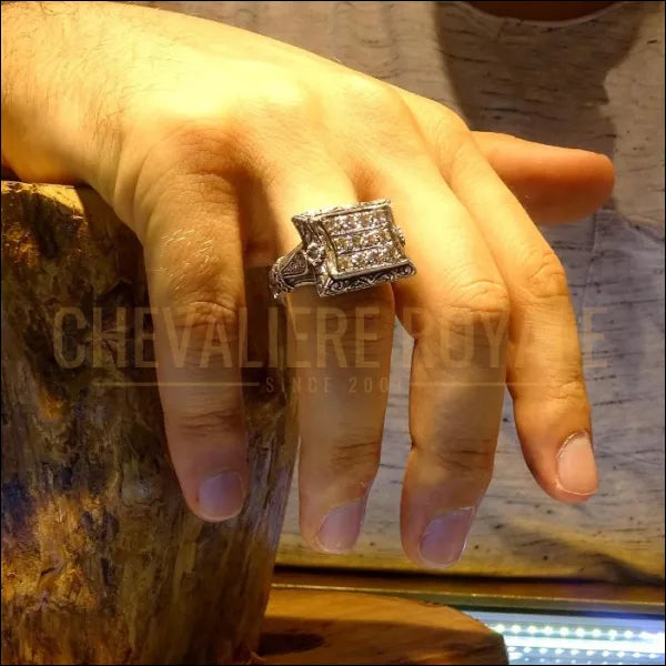 Chevaliere homme argent composee de 14 pierres de diamant 54