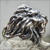 Chevalière homme argent design tête de lion symbole de la justice