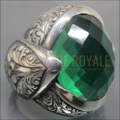 Chevalière homme argent massif finie avec des motifs au stylo