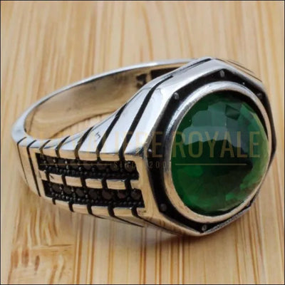 Bague Chevalière homme argent pierre ovale verte intemporelle