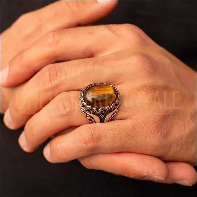 Chevalière pour homme artisanale argent œil de tigre entouré de chaînes bague