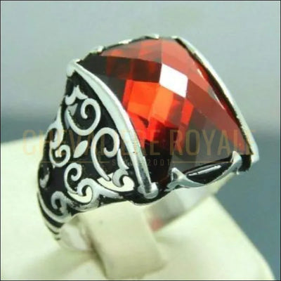 Chevalière pour homme avec pierre artisanale en argent la touche rayonnante precieuse 