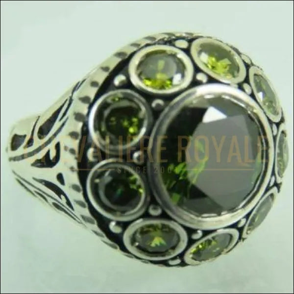 Chevalière homme artisanale en argent tourbillon de pierres zircon vert