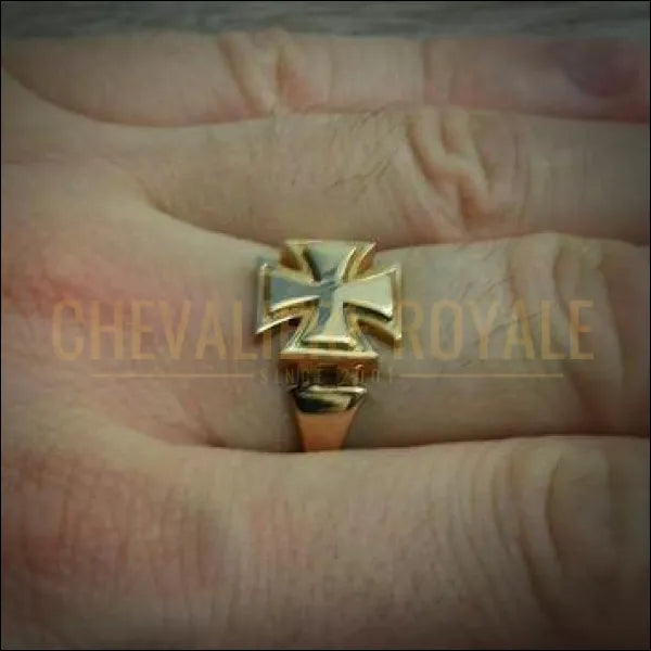 Chevalière royale homme artisanale en or 14K en forme de croix maltaise