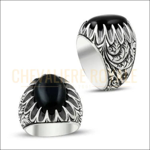 Chevalière homme artisanale sertie par un cabochon d’onyx noir