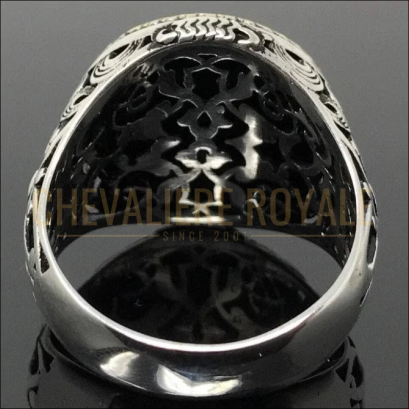 Bague chevalière homme avec l'œil de tigre de charme accrocheur