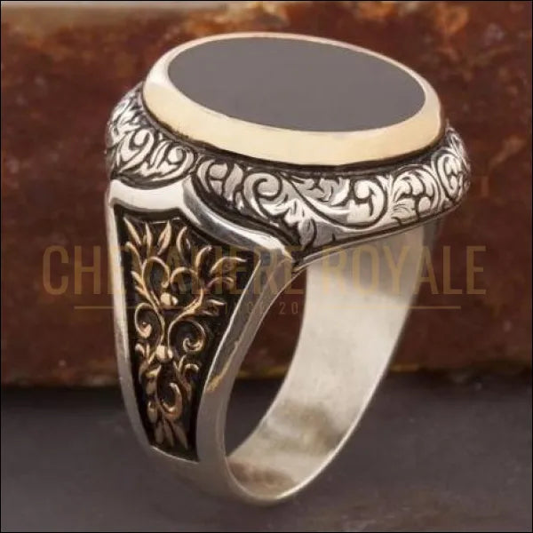 Bague Chevalière Homme Acier Et Onyx Noir - Fleur De Lys Gothique, Largeur 25 Mm, Poids 30 G