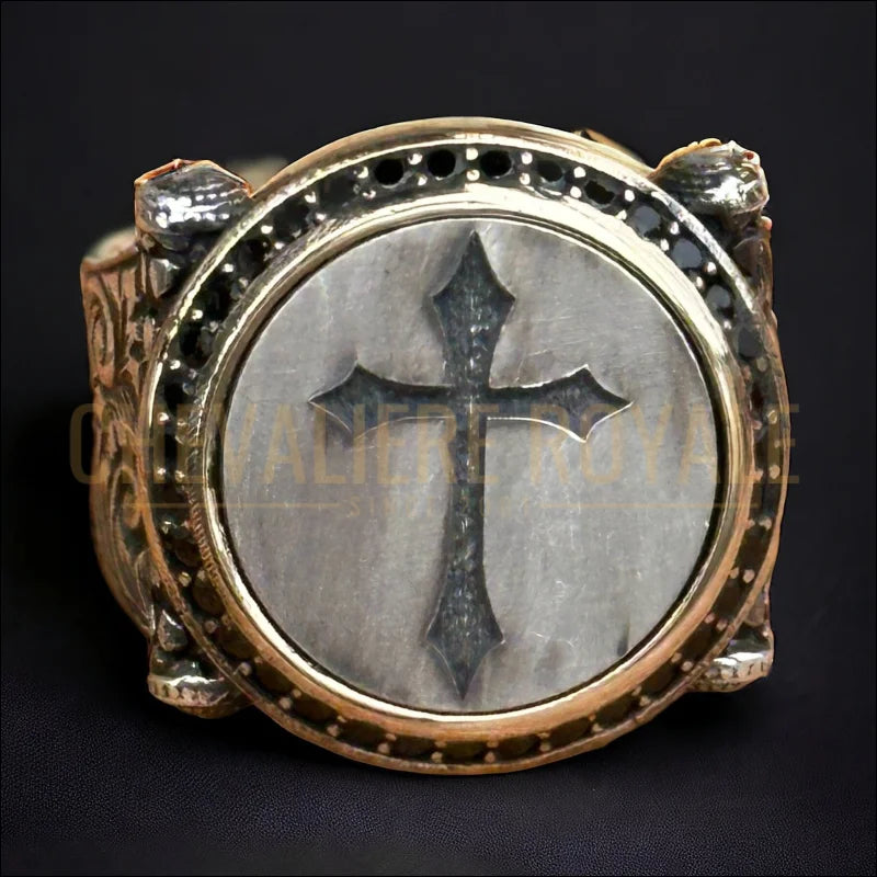 Bague Chevalière Gothique KoolKatana - Croix En Acier Inoxydable Argenté, Style Biker, Taille 67 (21,3 Mm) - Neuf Avec étiquettes