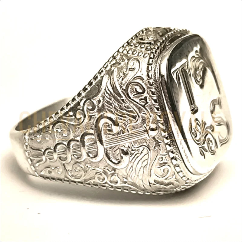 bague-personnalisée-avec-initaile-argent-chevaliere-royale