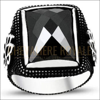 Chevalière homme en argent pierre onyx noir uni figure Vav - Chevalière Royale 