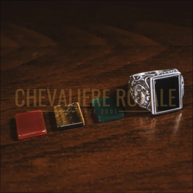Chevalière homme argent – Un symbole de puissance-chevaliere-royale