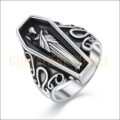 Chevaliere royale homme femme style gothique sculpté en Cercueil
