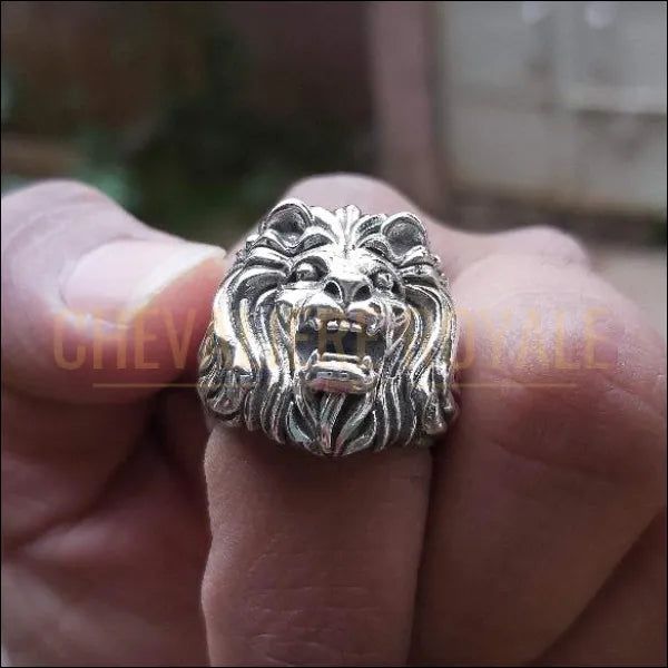 Chevalière lion féroce et agressive en argent 925