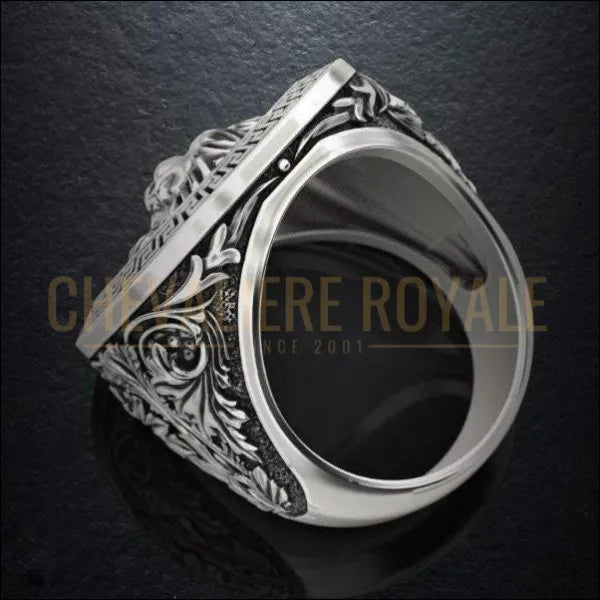 Bague Chevalière homme tête de lion avec finition argent 