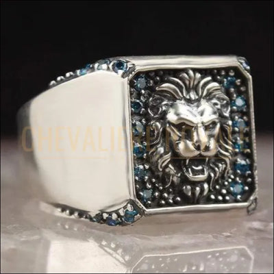 Chevalière homme tête de lion en forme de carré en argent