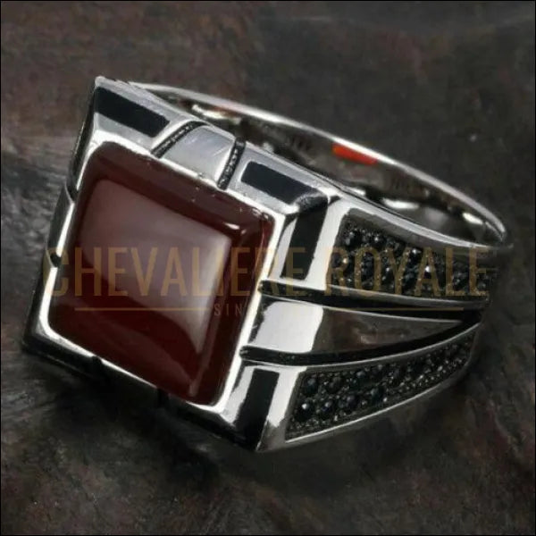 Chevalière royale homme argent ornée d'une pierre gemme agate de 0,5 cm rouge