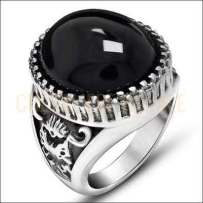 Chevalière royale homme en acier inoxydable réalisé avec une pierre onyx
