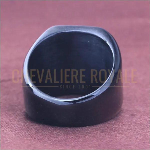 Chevalière royale pour hommes en acier titanium brillante personnalisable a graver