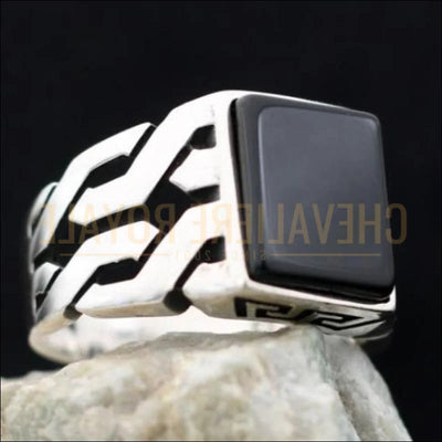 Chevaliere royale hommes en argent style moderne pierre carrée onyx noir pas cher