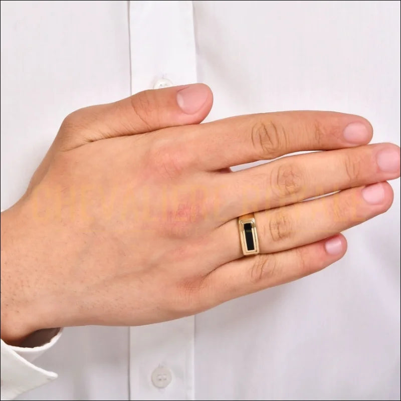 Chevalière or jaune 14 carats avec émail noir pour homme