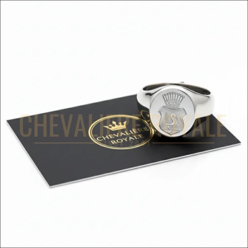 Chevaliere-personnalise-grave-heraldique-forme-ovale-en-argent-massif-Chevaliere-Royale