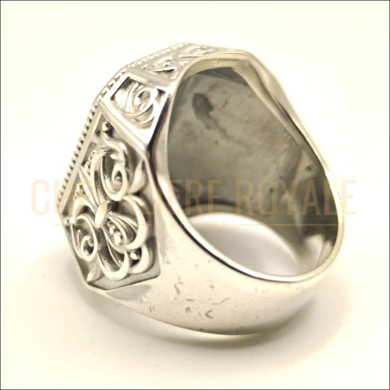 bague-personnalisée-initiale-gravure-helardique-chevaliere-royale-4