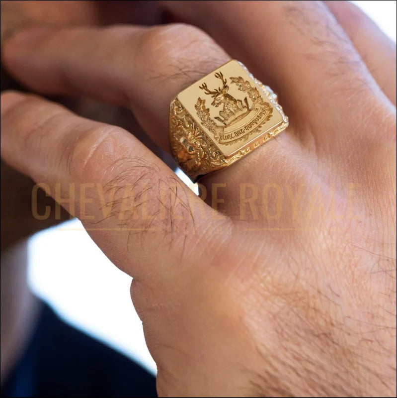 Chevalière héraldique personnalisée en or jaune Chevalière Royale