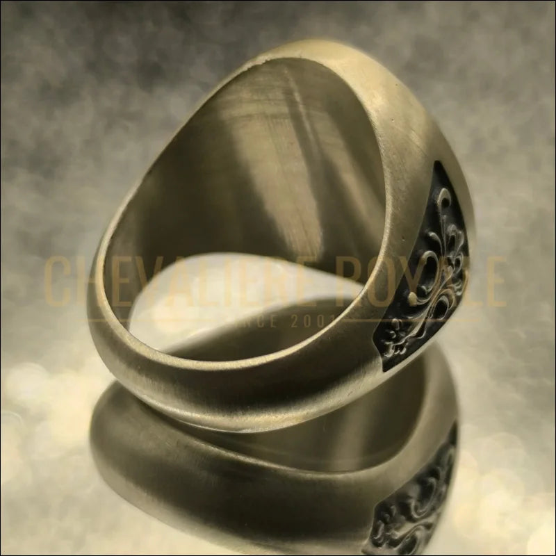 chevaliere-pour-hommes-avce-la-gravure-chevaliere-personnalisee-royale