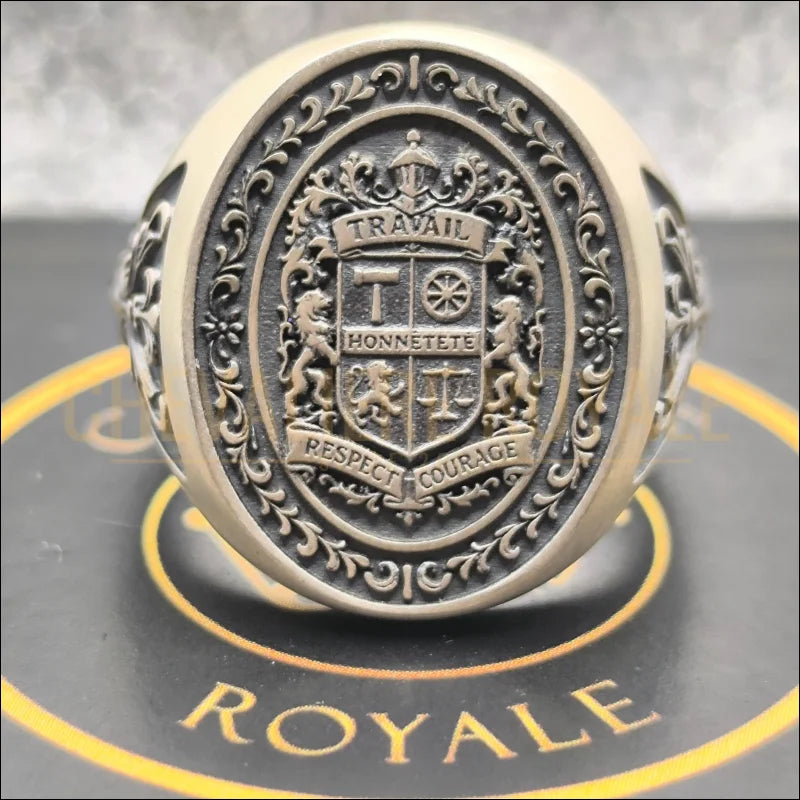 bague-sur-mersure-en-argent-massif-armoirie-balson-chevaliere-royale