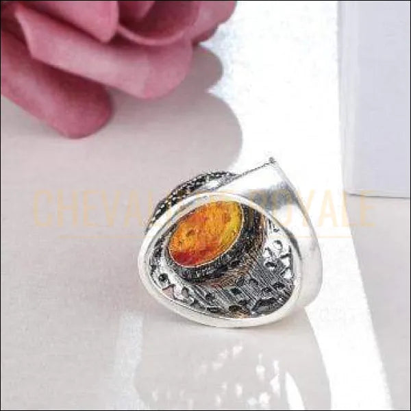 Chevaliere Royale pour femme - bague antique équipés de pierres d'ambre bijou pierre orange 