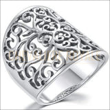 Chevalière pour femme en argent délicatement et habilement sculpté