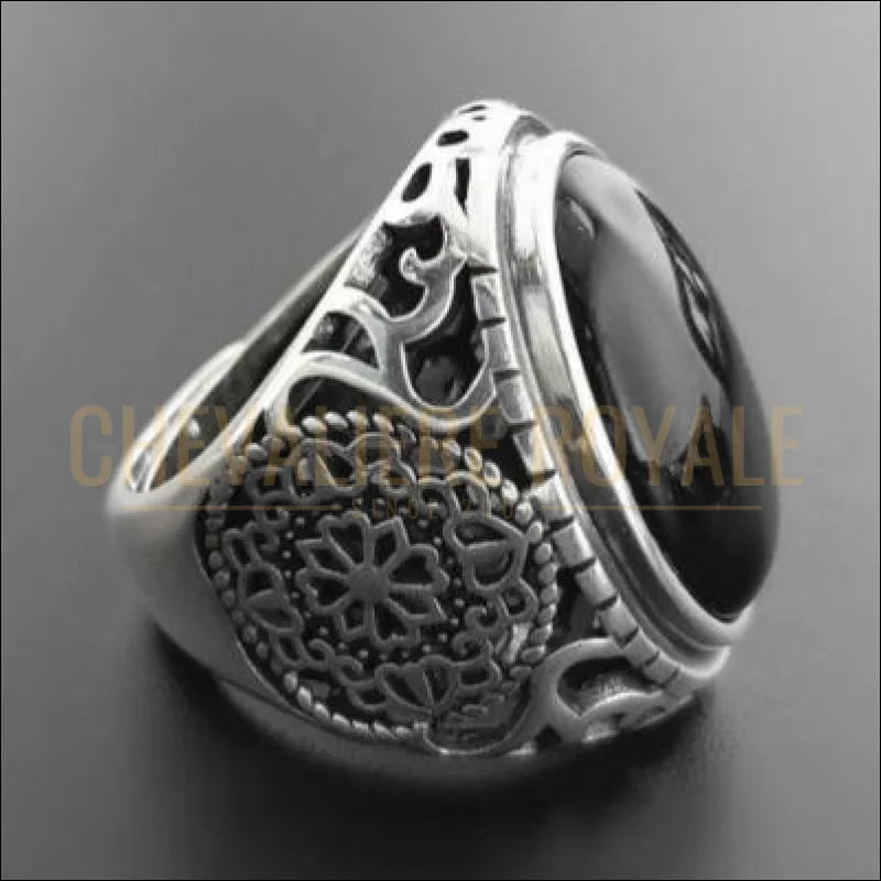 Chevaliere royale pour homme  argent avec onyx noir vintage fleurs creuses