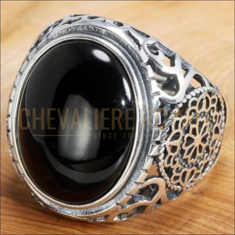Chevaliere royale pour homme en argent avec onyx noir vintage fleurs creuses