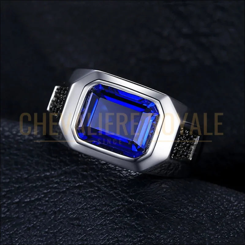 Chevalière pour homme tout en argent pierre saphir engagé