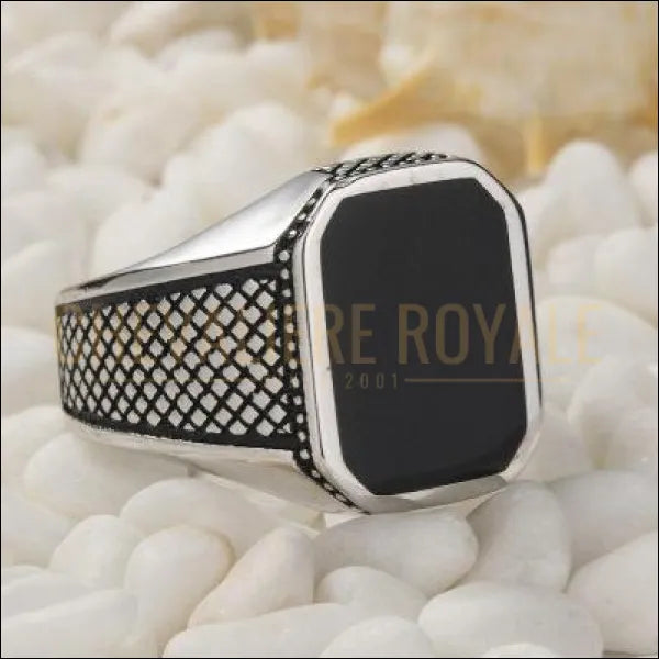 Chevaliere royale pour hommes en argent style rétro rayé en résine noir pas cher