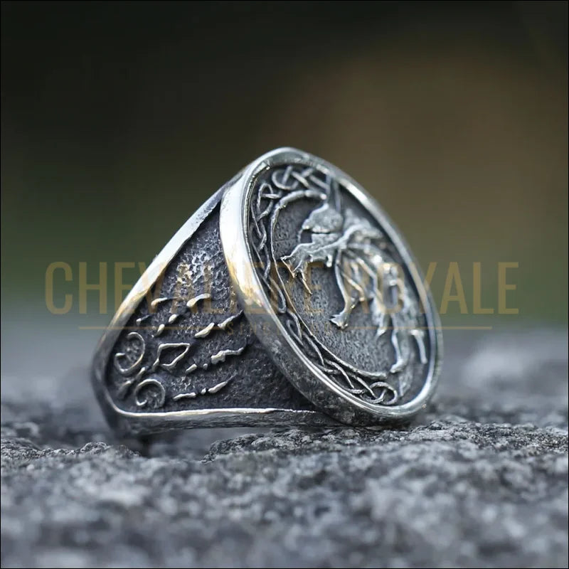Chevalière pour Hommes Viking en Acier avec Tête de Loup-2025-Chevaliere-Royale