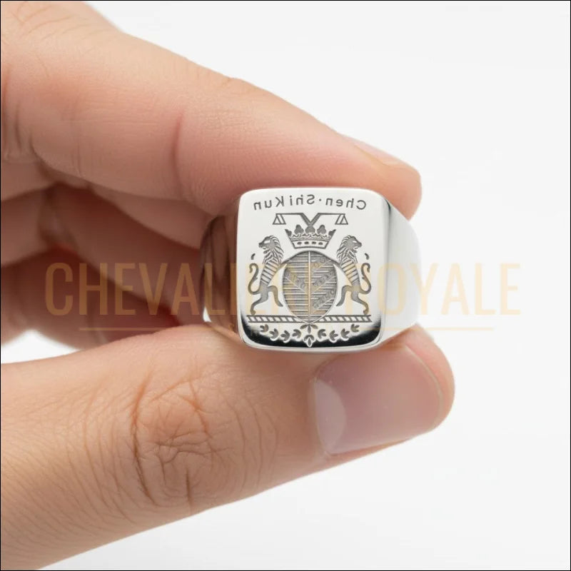 chevaliere-rectangulaire-heraldic-gravure-armoirie-chevaliere-royale