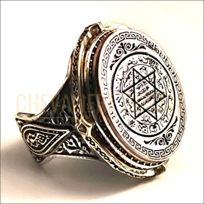 Bague-Sceau-de-Salomon-Un-Bijou-Majestueux-Chevaliere-Royale