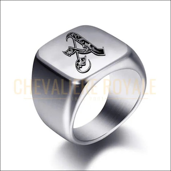 Chevaliere Royale - Bague simple pour hommes en acier inoxydable personnalisable 