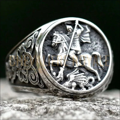 Chevalière St George Homme : Triomphe et Élégance-Chevaliere Royale- 