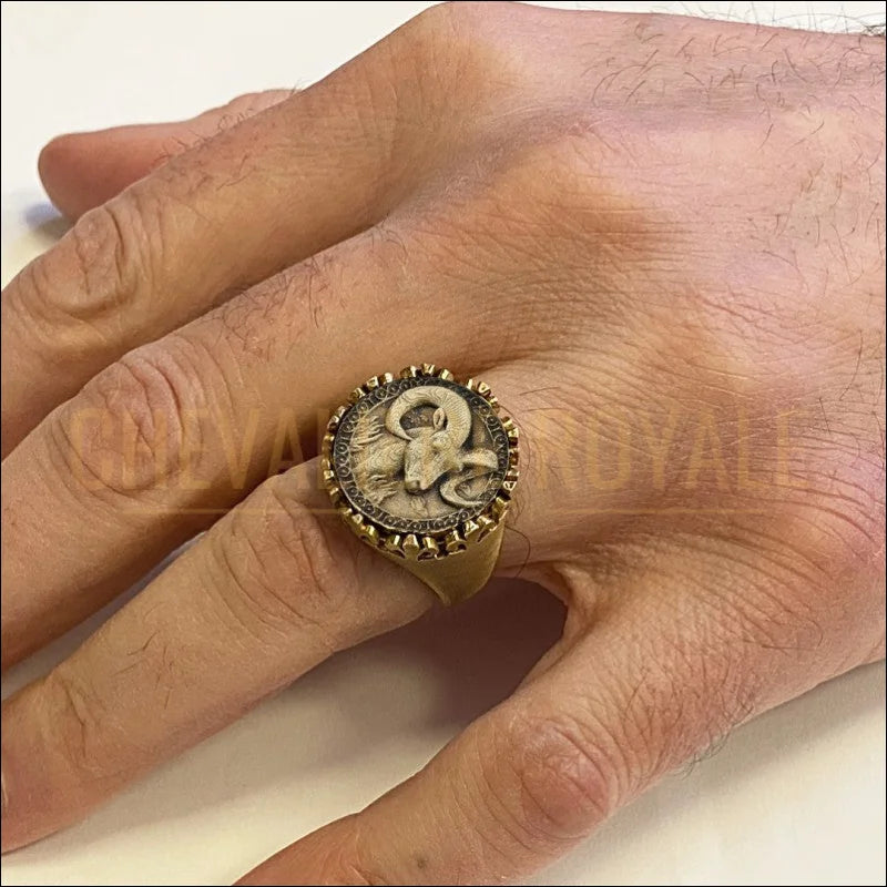 Chevalière tête de bélier argent massif – une bague unique