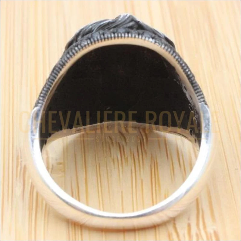 bague Chevalière tête de lion en argent avec la pierre onyx noire pas cher