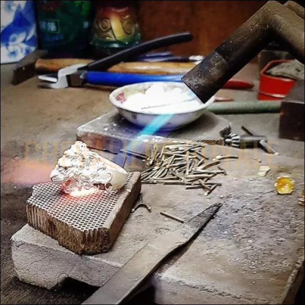 Chevalière tête de lion en argent ou or sculpté à la main artisanale