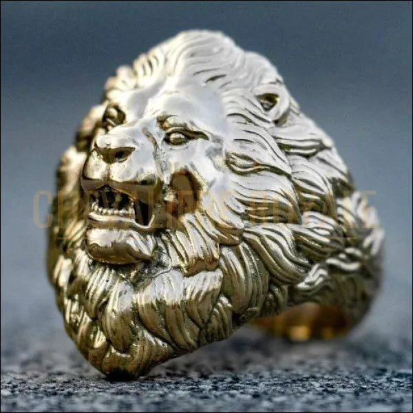 Chevalière tête de lion or massif 14 carats -18 carats le symbole du pouvoir