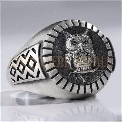 Chouette en Argent: Chevalière Distinctive-Chevaliere Royale - 